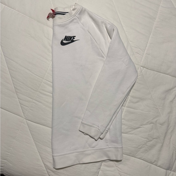 Nike Tops - Women’s Nike White Crewneck